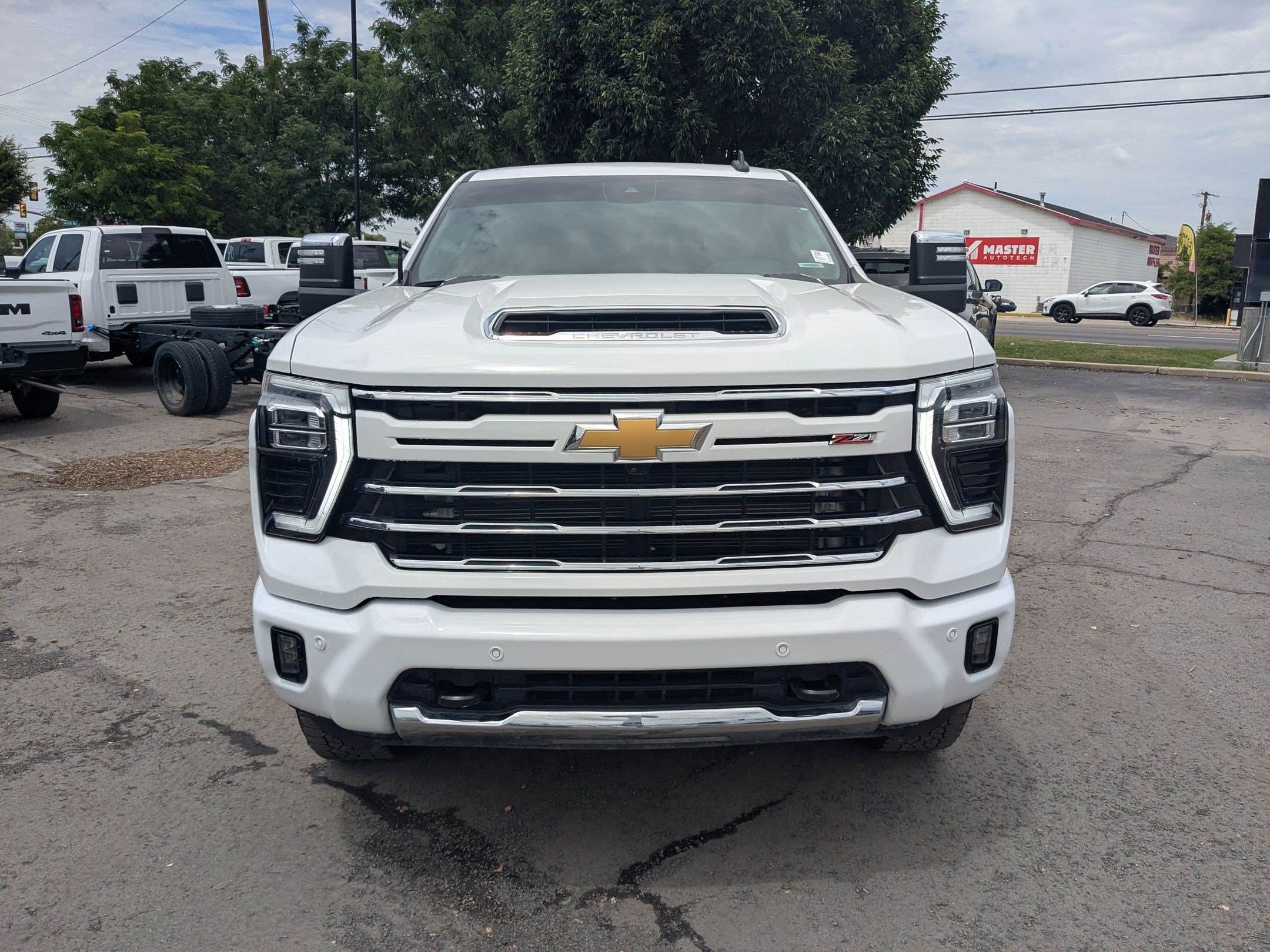 Used 2025 Chevrolet Silverado 3500 LT w/ Z71 Chrome Sport Edition AWD/4WD image 12