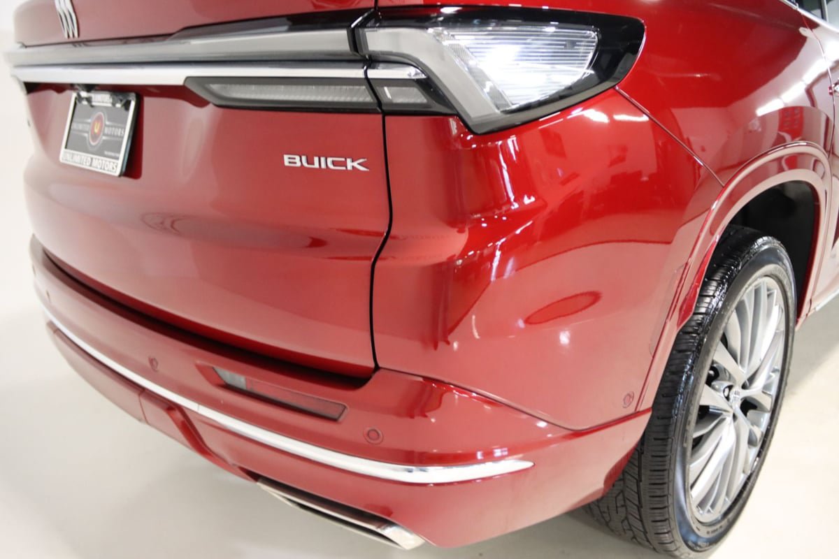 Used 2025 Buick Enclave Avenir w/ Super Cruise Package AWD/4WD image 11