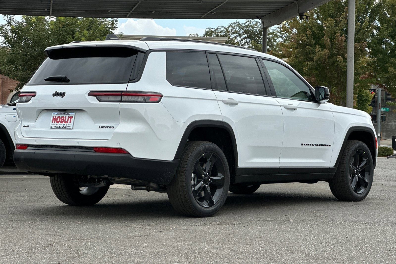 New 2025 Jeep Grand Cherokee L Limited w/ Black Appearance Package image 3