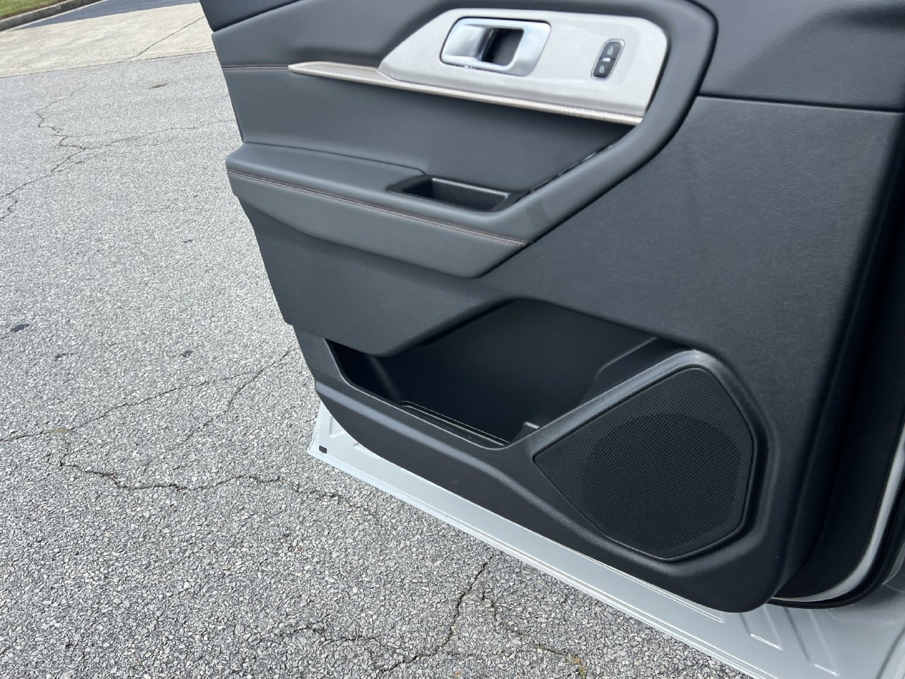New 2027 Ford Explorer Active w/ Active Comfort Package RWD image 14