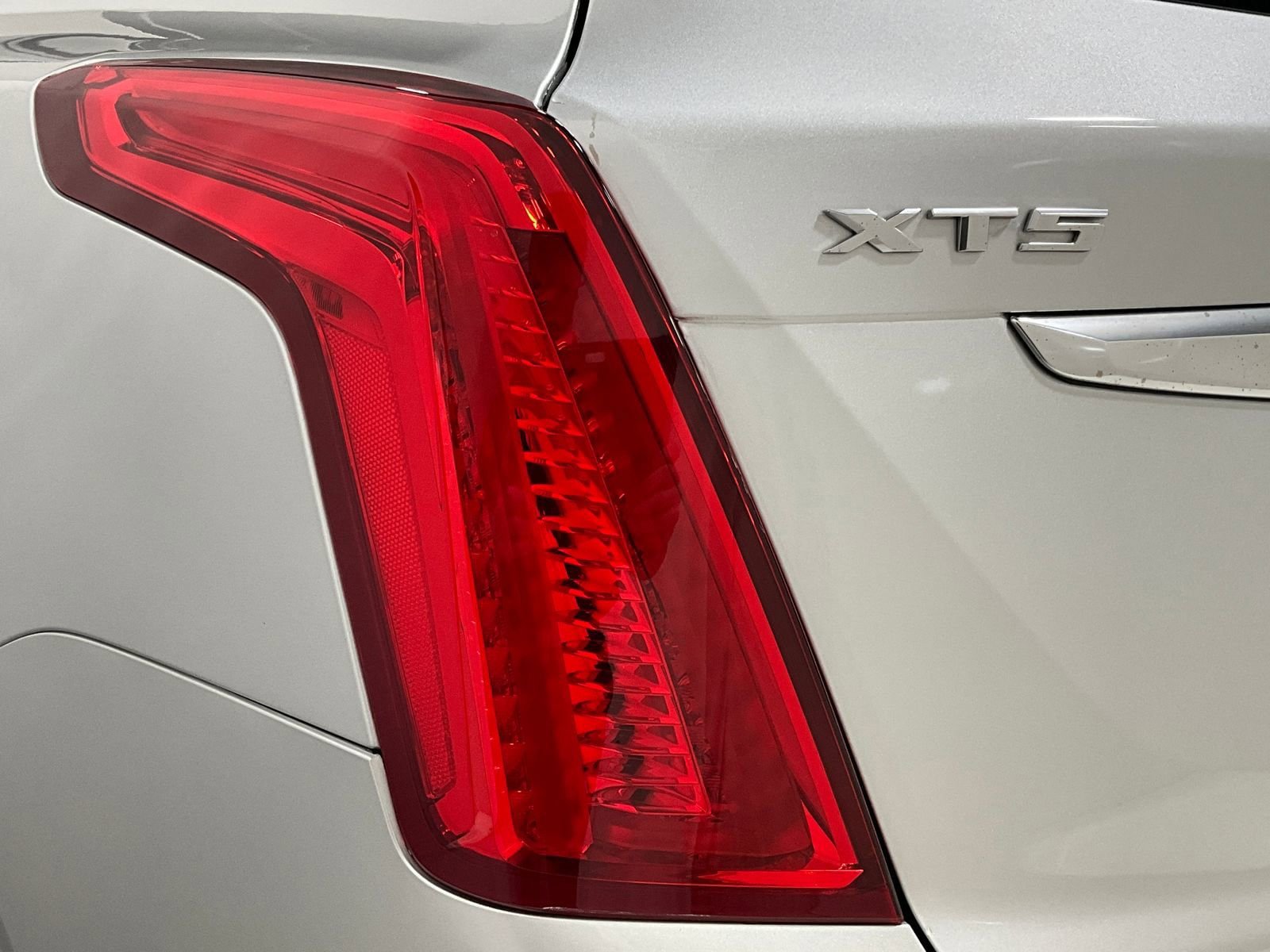 Used 2017 Cadillac XT5 Premium Luxury AWD/4WD image 26