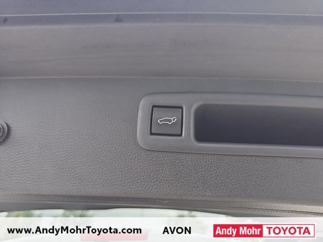 Used 2023 Toyota Highlander LE FWD image 32