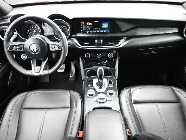 Used 2023 Alfa Romeo Stelvio Sprint AWD/4WD image 17