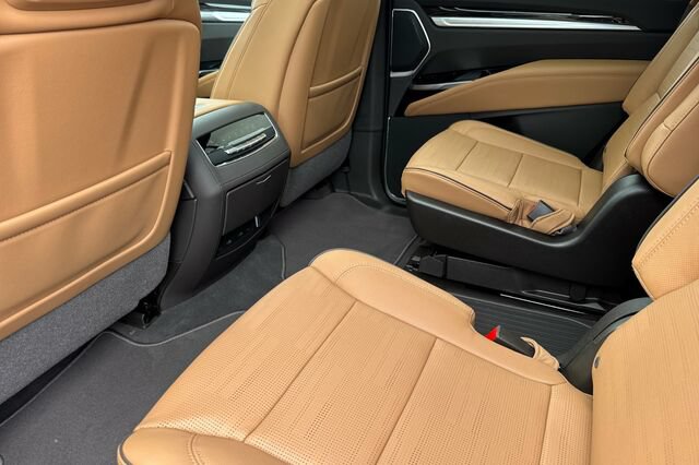 New 2026 Cadillac Escalade Luxury w/ Touring Package AWD/4WD image 12