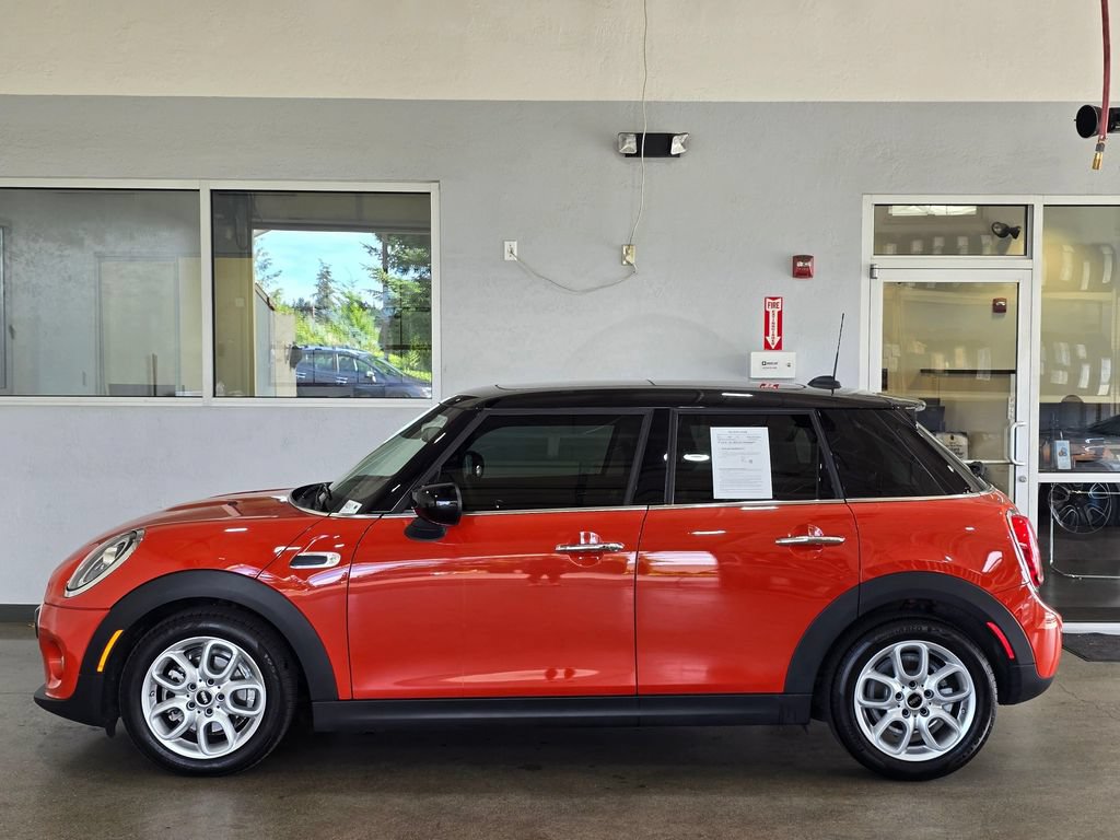 Used 2021 MINI Cooper 4-Door Hardtop w/ Storage Package FWD image 7