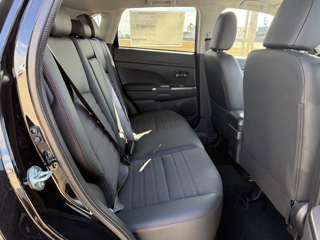 New 2026 Mitsubishi Outlander SEL image 24