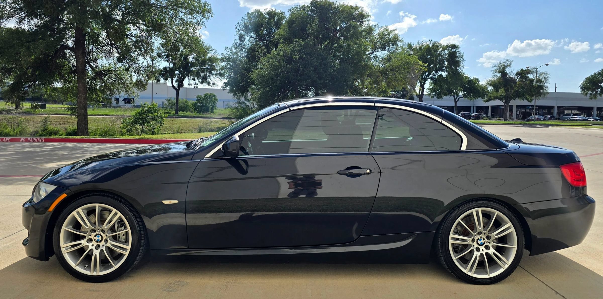 Used 2013 BMW 335i Convertible RWD image 11