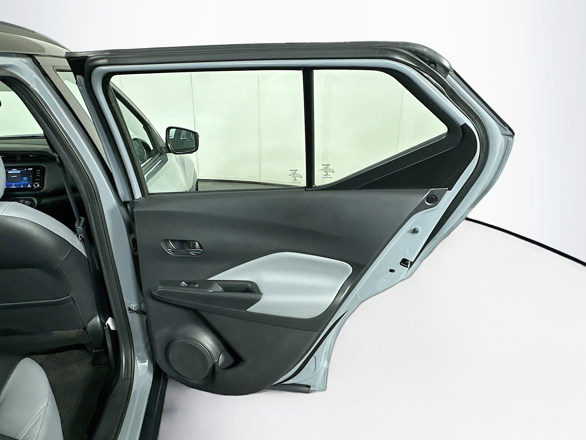 Used 2021 Nissan Kicks SR w/ SR Premium Package FWD image 27