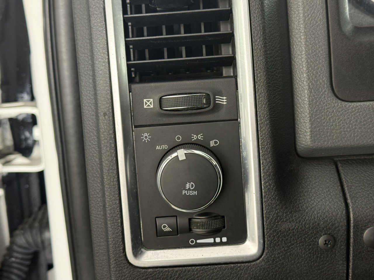 Used 2017 RAM 3500 SLT w/ Popular Equipment Group image 21