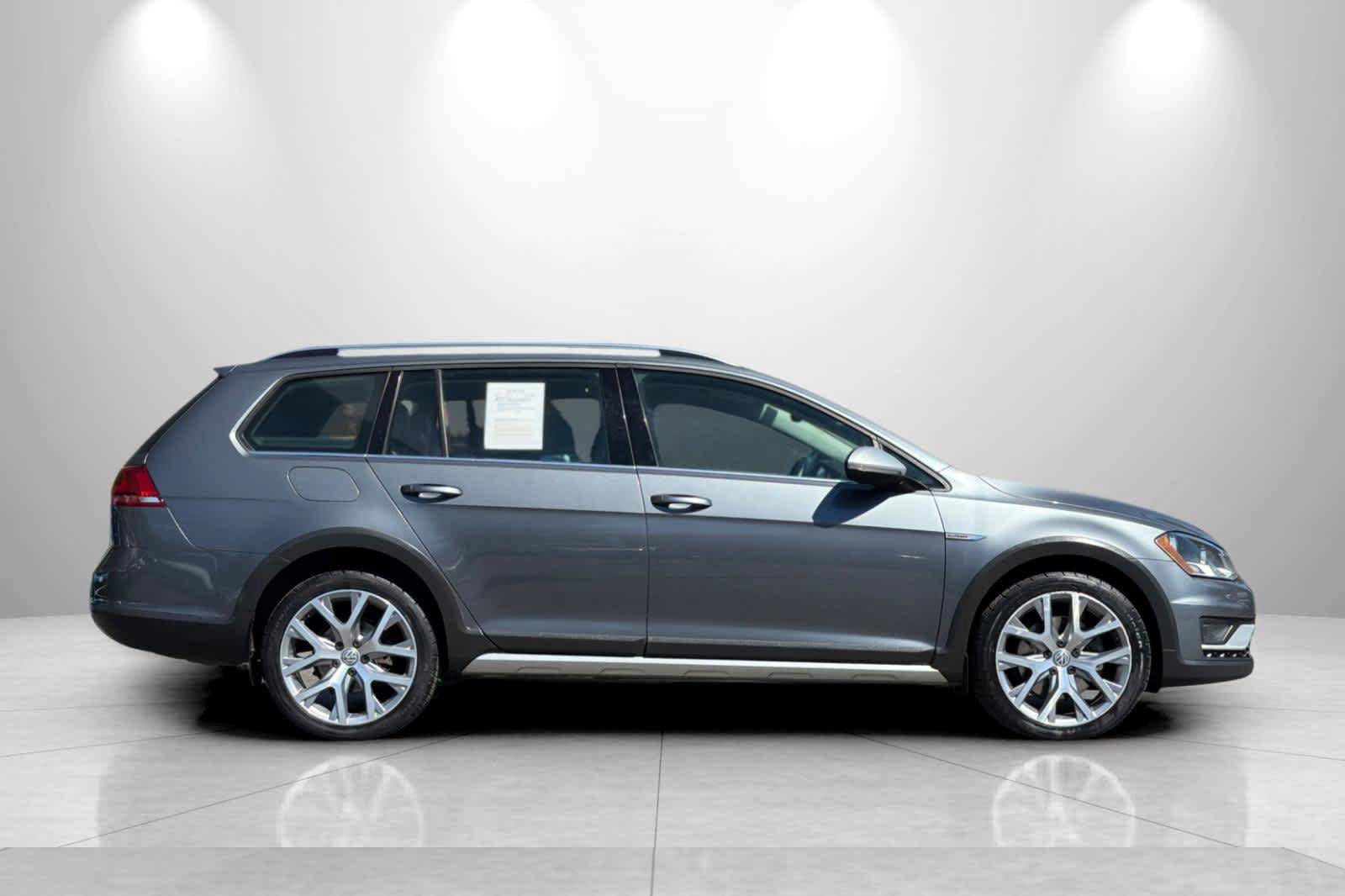 Used 2017 Volkswagen Golf Alltrack SEL AWD/4WD image 8