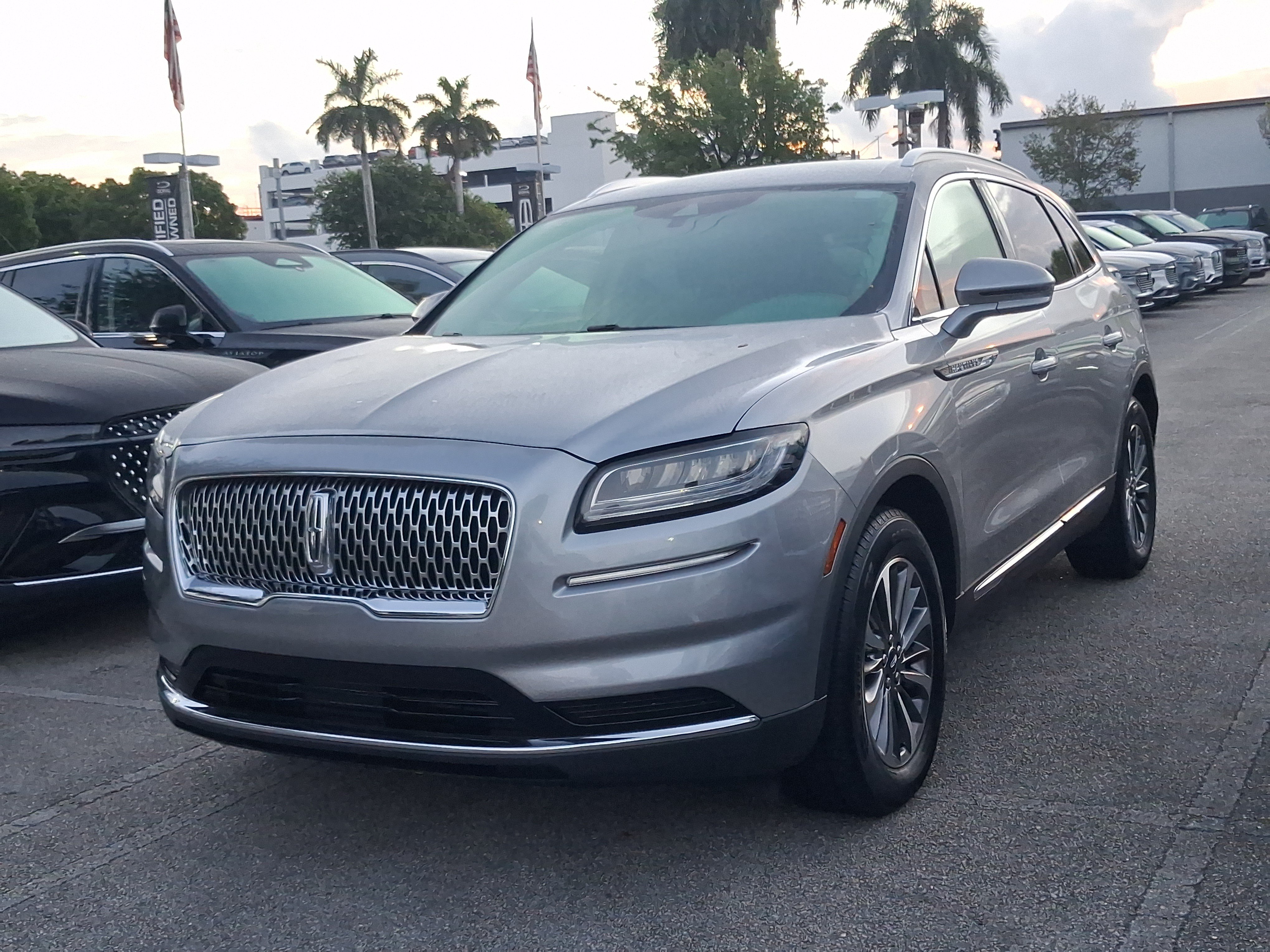Certified 2023 Lincoln Nautilus FWD w/ Premium Package image 2
