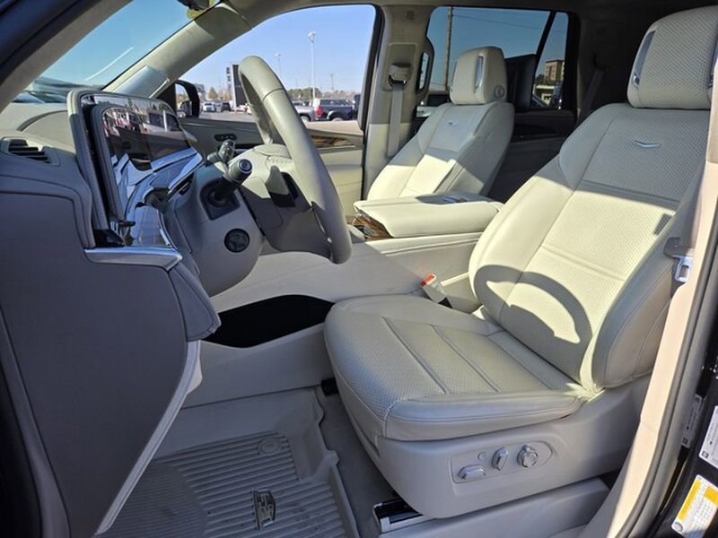 Used 2024 Cadillac Escalade Sport Platinum image 10