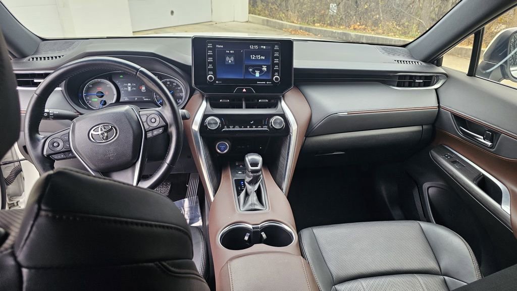 Used 2021 Toyota Venza XLE image 17