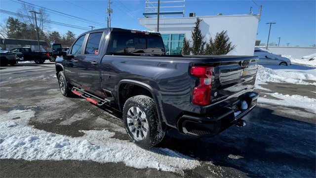 Used 2024 Chevrolet Silverado 2500 Custom w/ Custom Value Package image 8