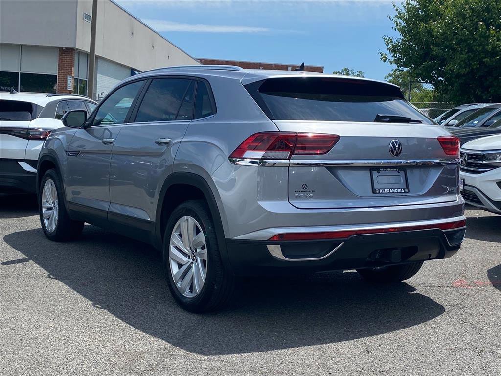 Certified 2023 Volkswagen Atlas Cross Sport SE w/ Panoramic Sunroof Package AWD/4WD image 4