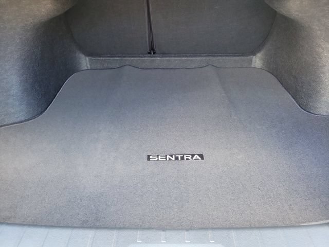 New 2026 Nissan Sentra SR w/ Floor Mat Package FWD image 9