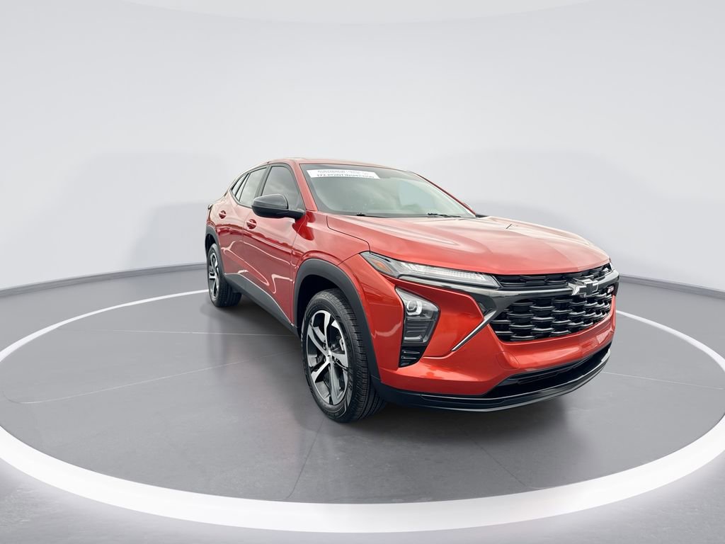 Used 2024 Chevrolet Trax RS w/ Driver Confidence Package image 2