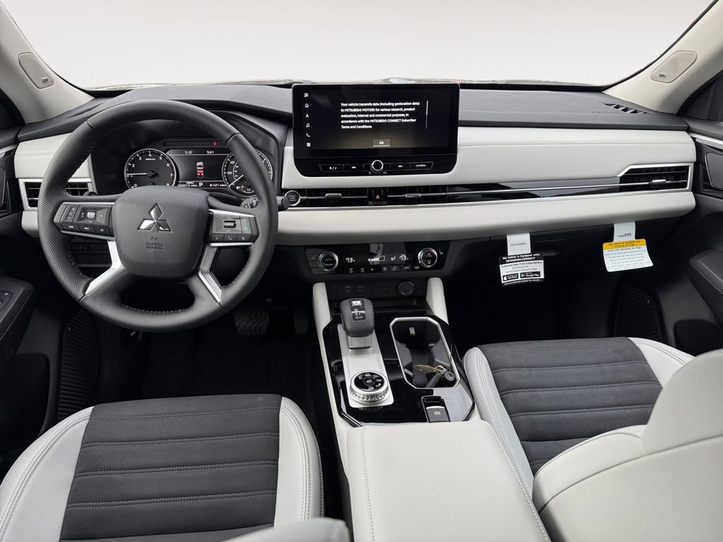 Used 2025 Mitsubishi Outlander SE AWD/4WD image 10