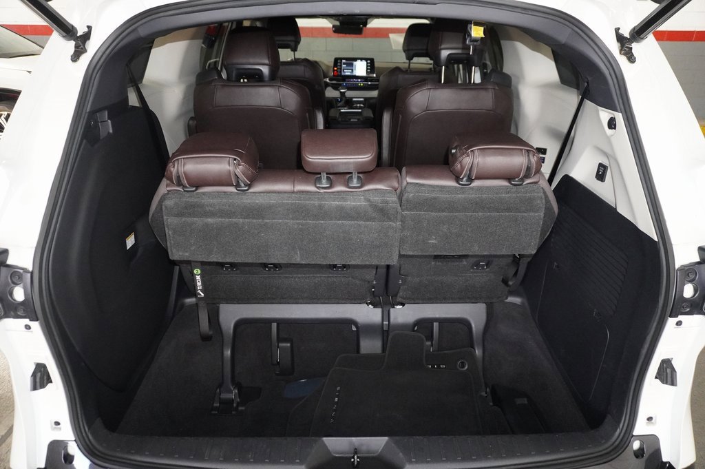 Used 2021 Toyota Sienna Platinum image 9