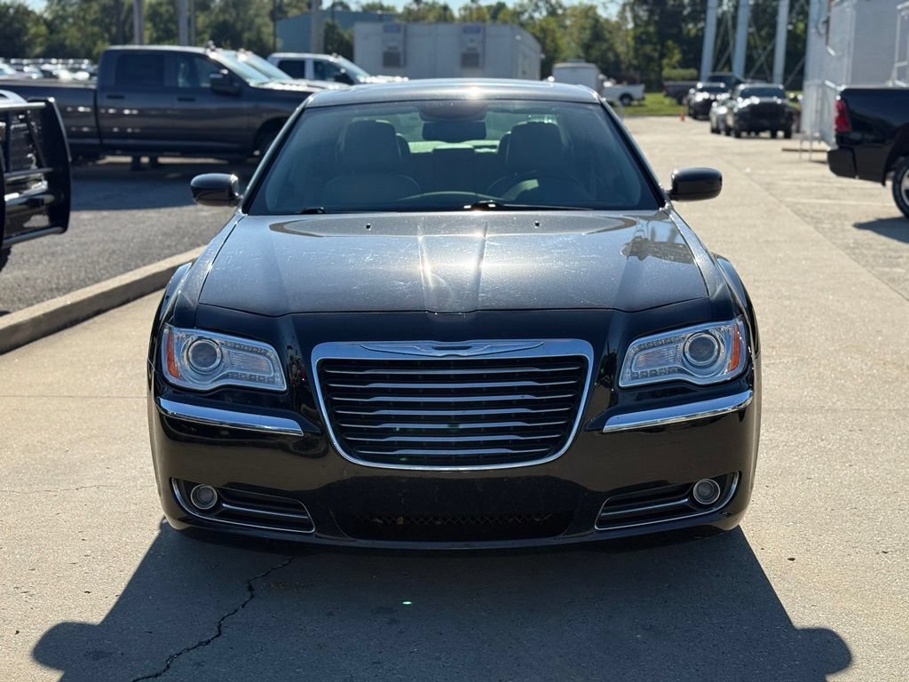 Used 2014 Chrysler 300 w/ Driver Convenience Group RWD image 3