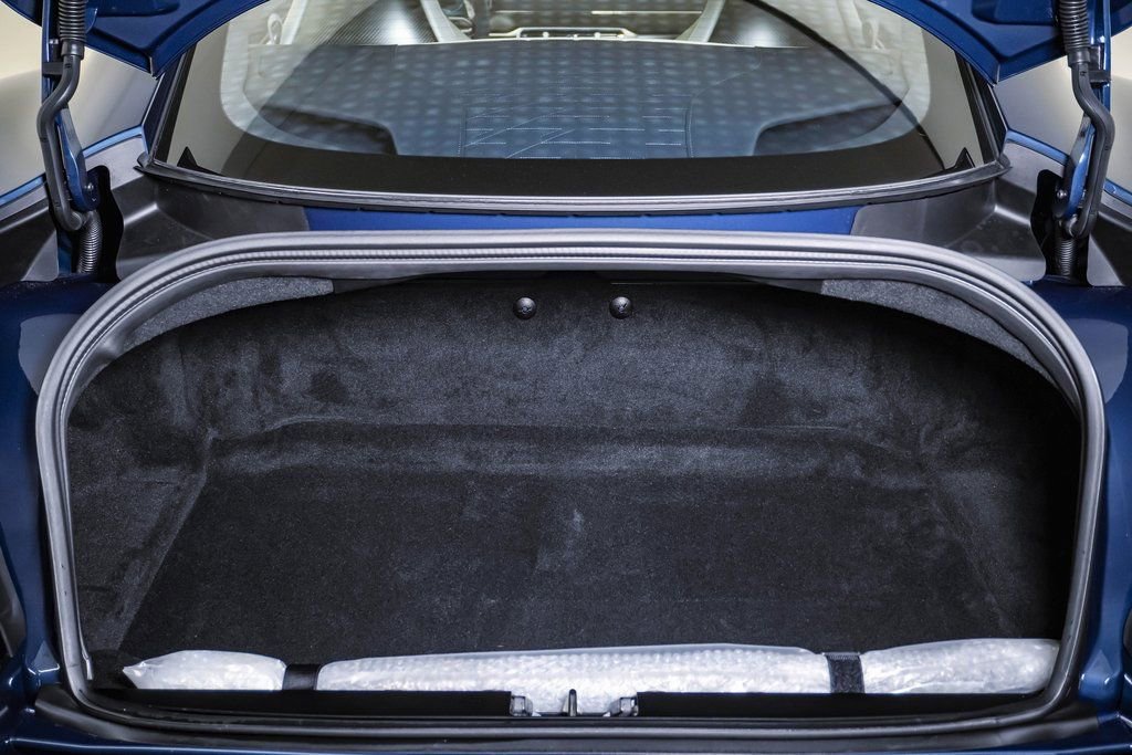 Used 2025 Aston Martin Vanquish image 35