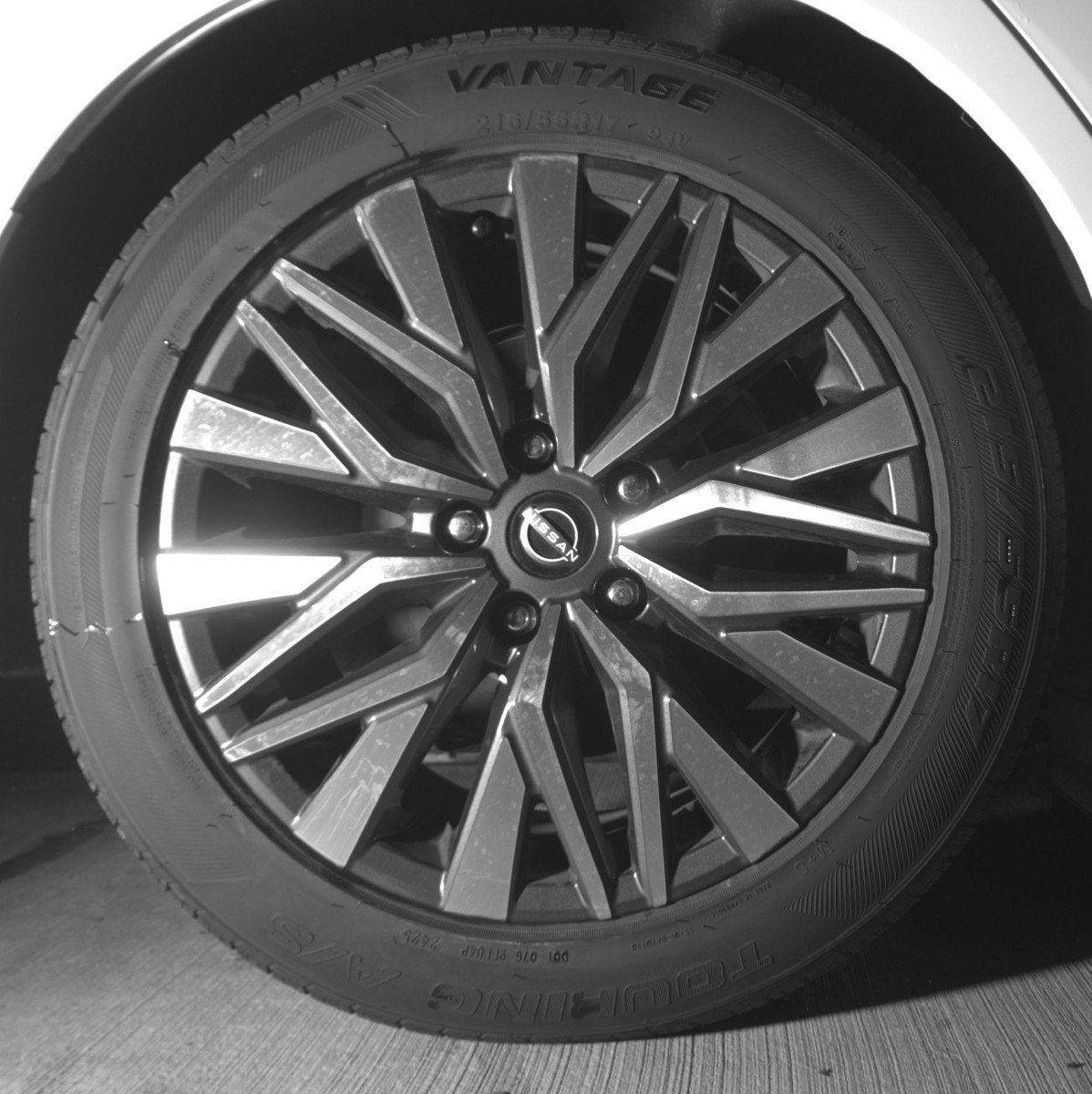 Used 2025 Nissan Altima 2.5 SV FWD image 15
