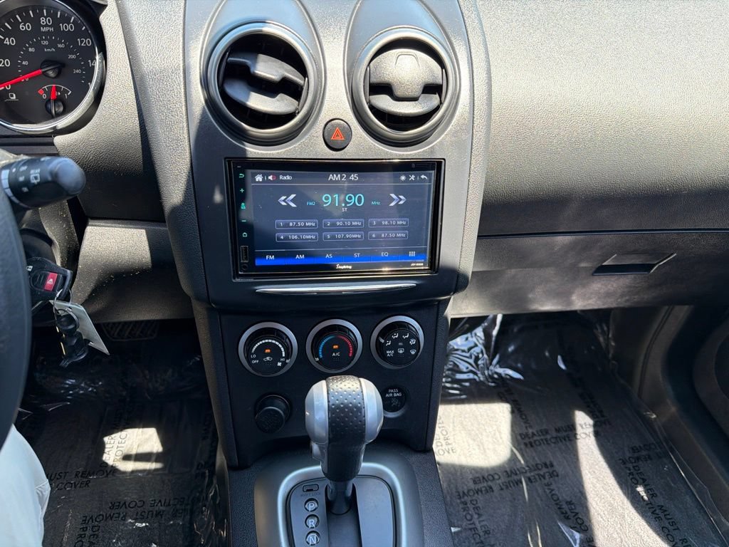 Used 2014 Nissan Rogue S AWD/4WD image 2