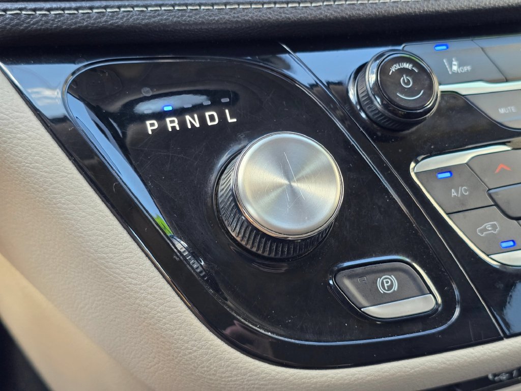 Used 2024 Chrysler Pacifica Limited FWD image 31