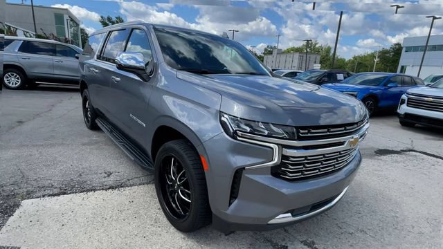 Used 2021 Chevrolet Suburban Premier w/ Premium Package AWD/4WD image 4