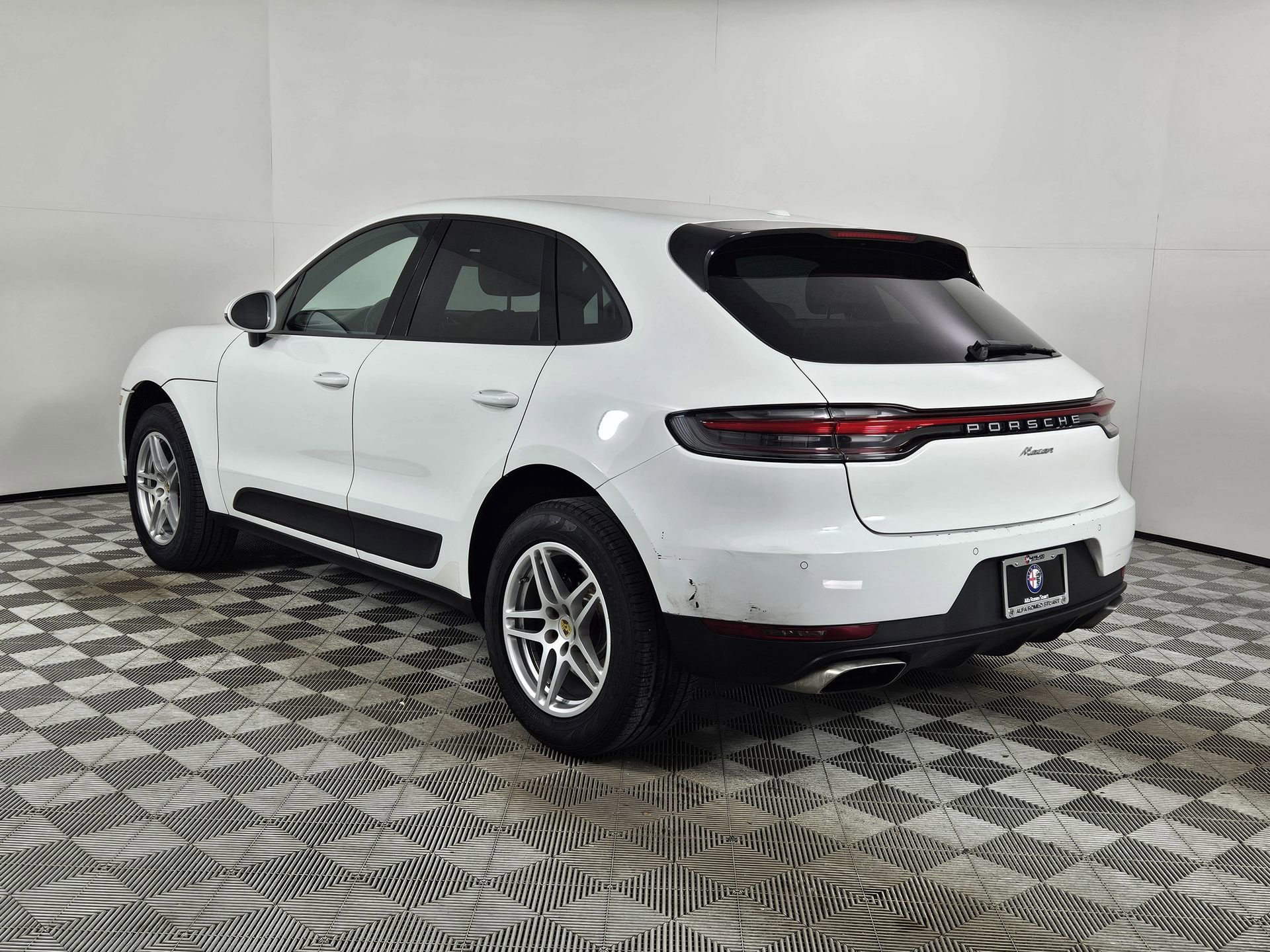 Used 2021 Porsche Macan AWD/4WD image 5