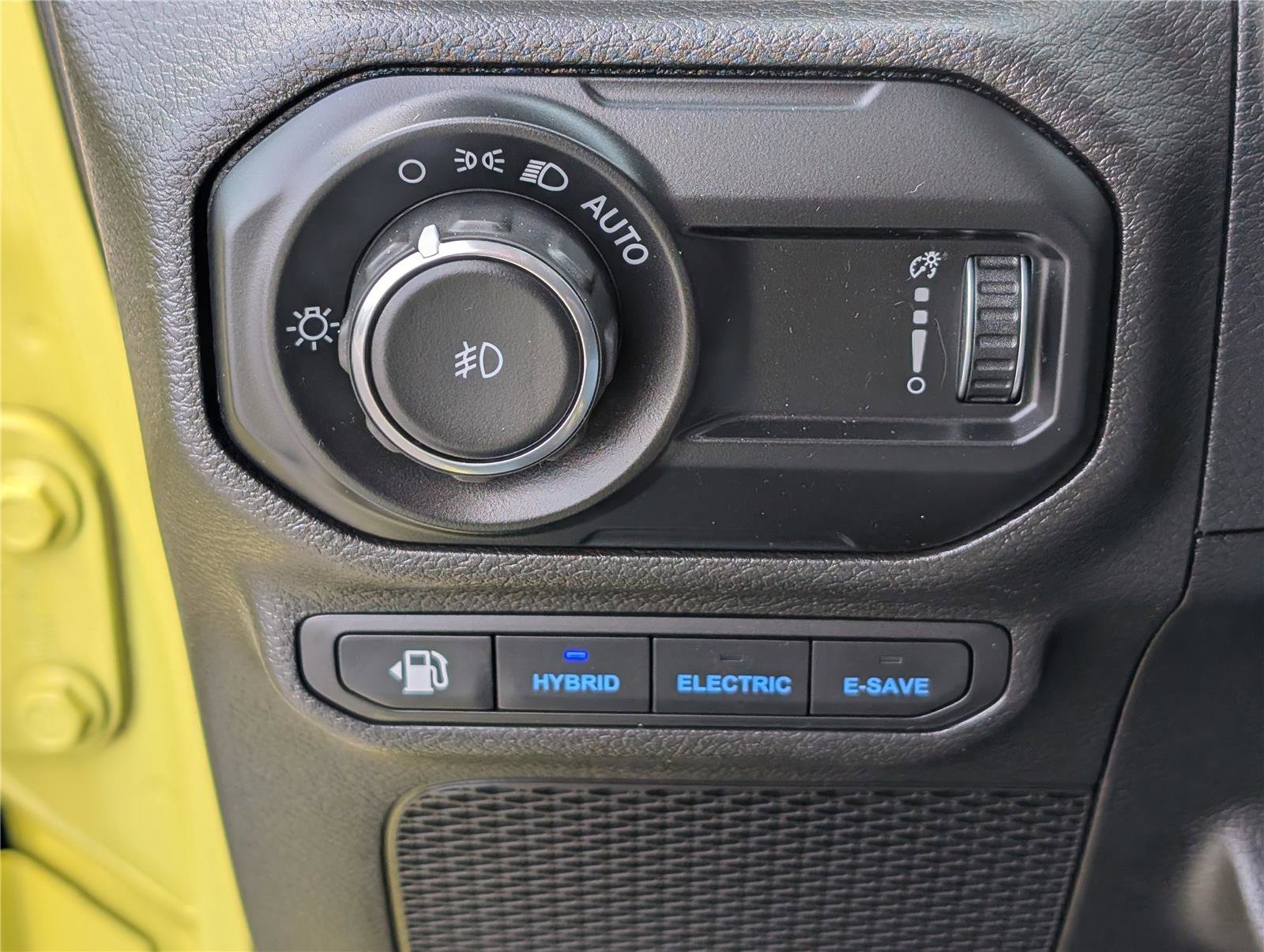 Used 2023 Jeep Wrangler Unlimited w/ Cold Weather Group AWD/4WD image 22