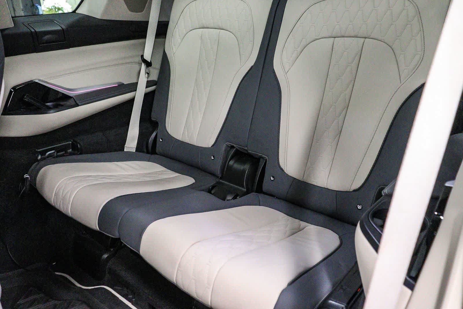 Used 2024 BMW X7 M60i w/ Executive Package AWD/4WD image 21