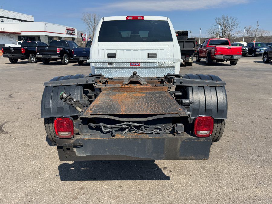 Used 2017 RAM 3500 Tradesman w/ Chrome Appearance Group image 4