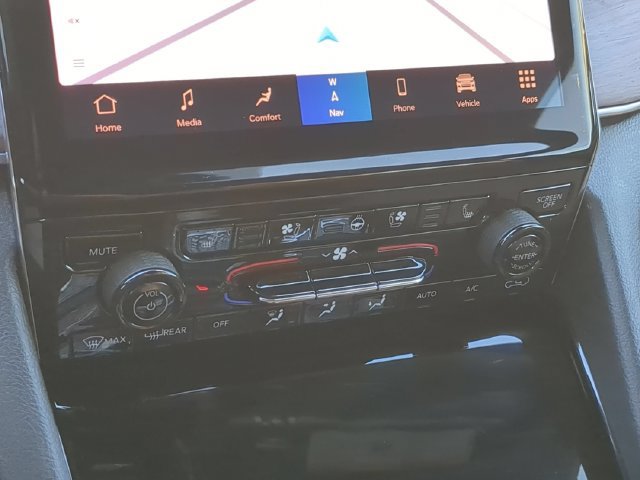 Used 2022 Jeep Grand Cherokee L Summit w/ Luxury Tech Group V AWD/4WD image 28