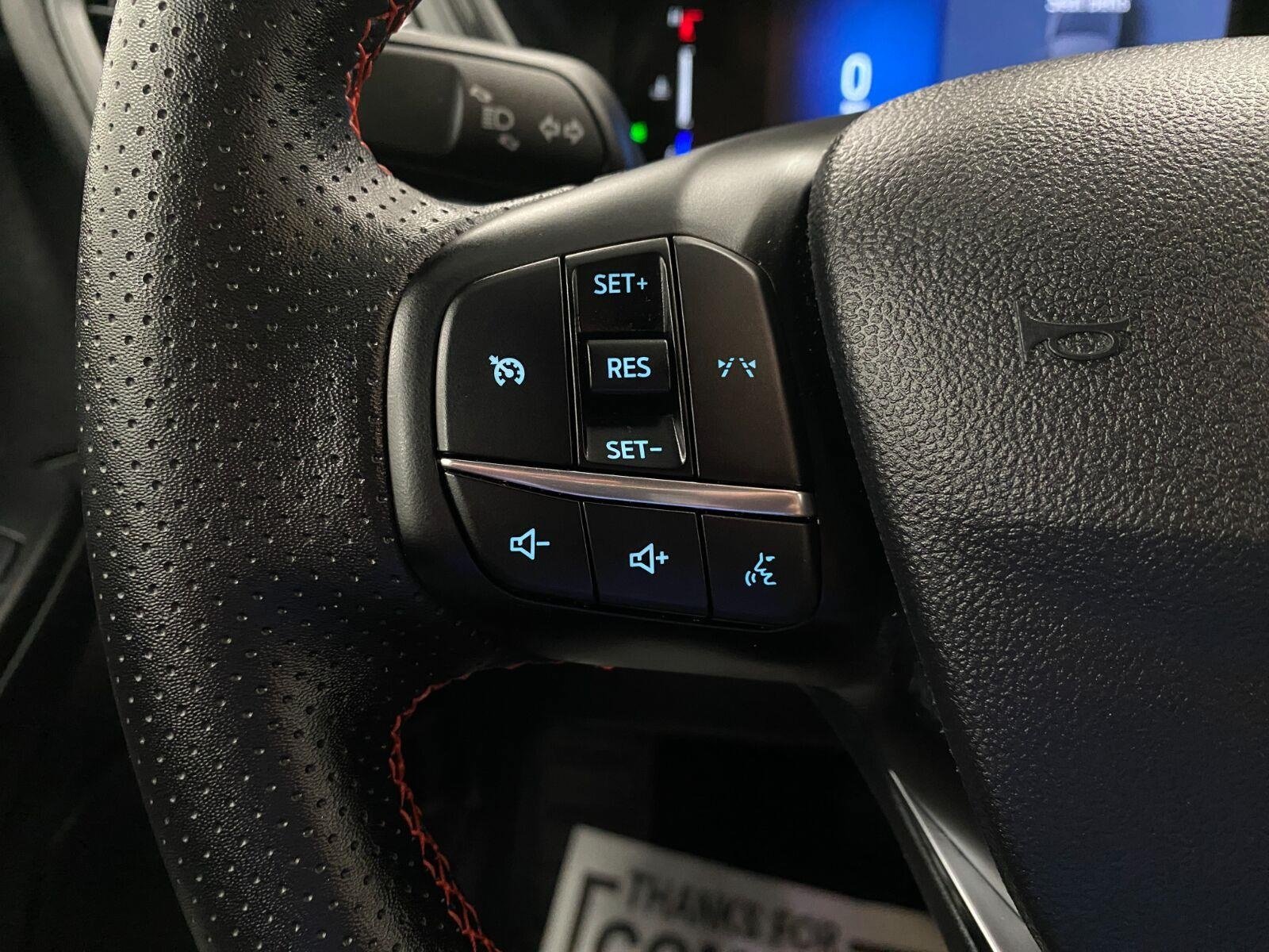 Used 2025 Ford Escape ST-Line AWD/4WD image 15