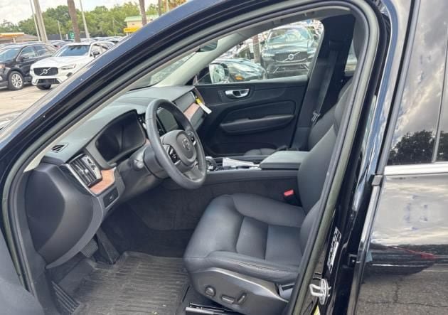 Certified 2023 Volvo XC60 B5 Plus w/ Climate Package AWD/4WD image 2