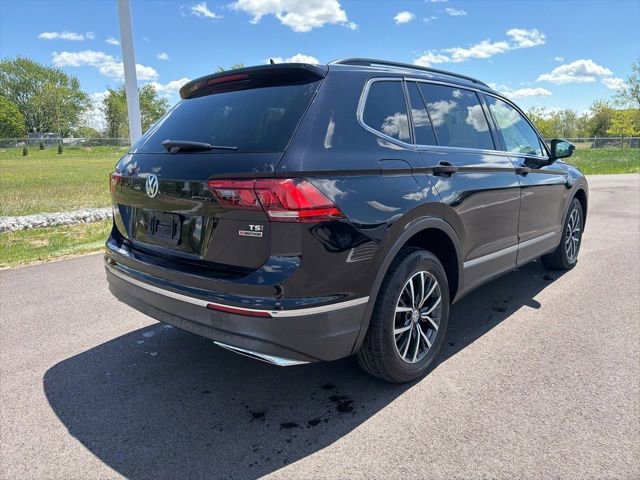 Used 2018 Volkswagen Tiguan SE w/ Panoramic Sunroof Package AWD/4WD image 7