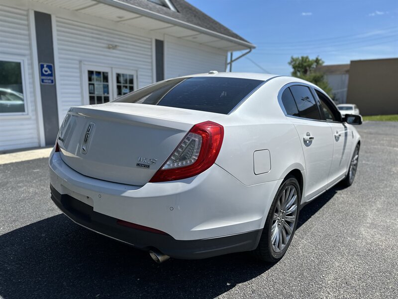 Used 2013 Lincoln MKS AWD image 8