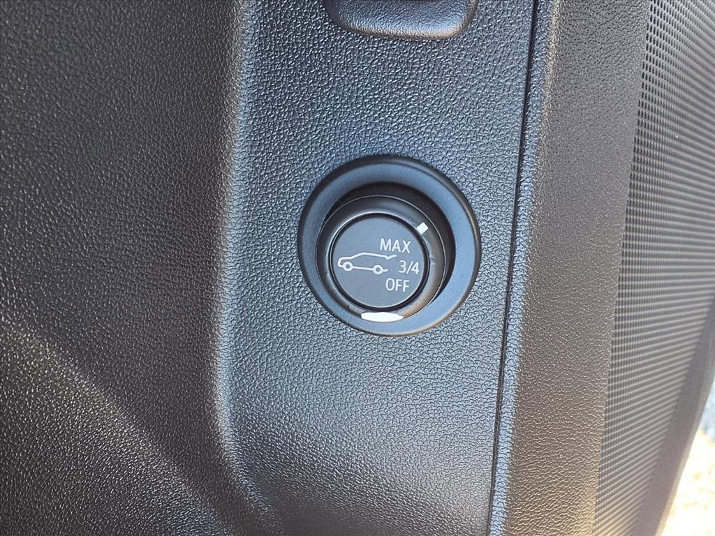 Used 2020 Chevrolet Equinox LT w/ Sport Edition image 12