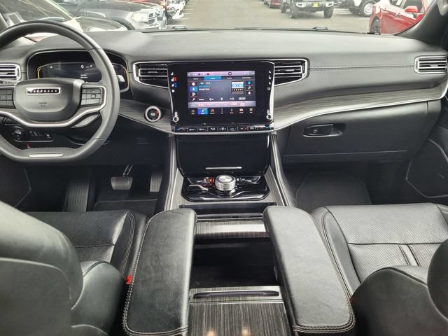 Certified 2023 Jeep Wagoneer L Series II AWD/4WD image 6