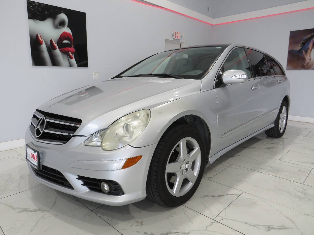 Used 2010 Mercedes-Benz R 350 4MATIC image 8