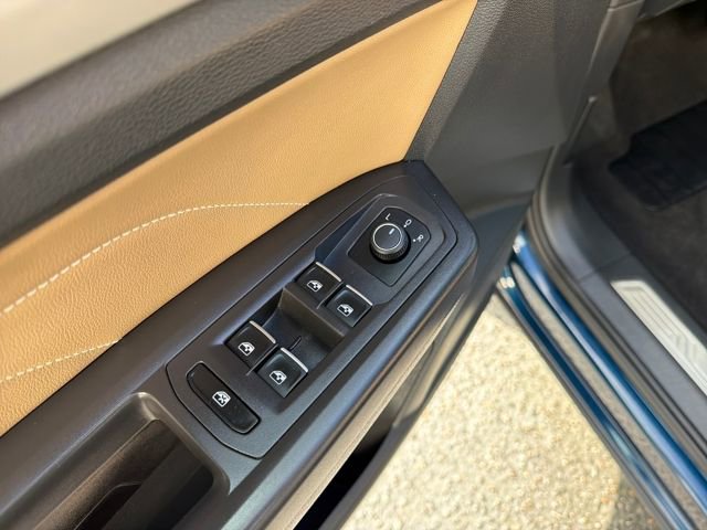 Used 2022 Volkswagen Atlas Cross Sport SE image 12