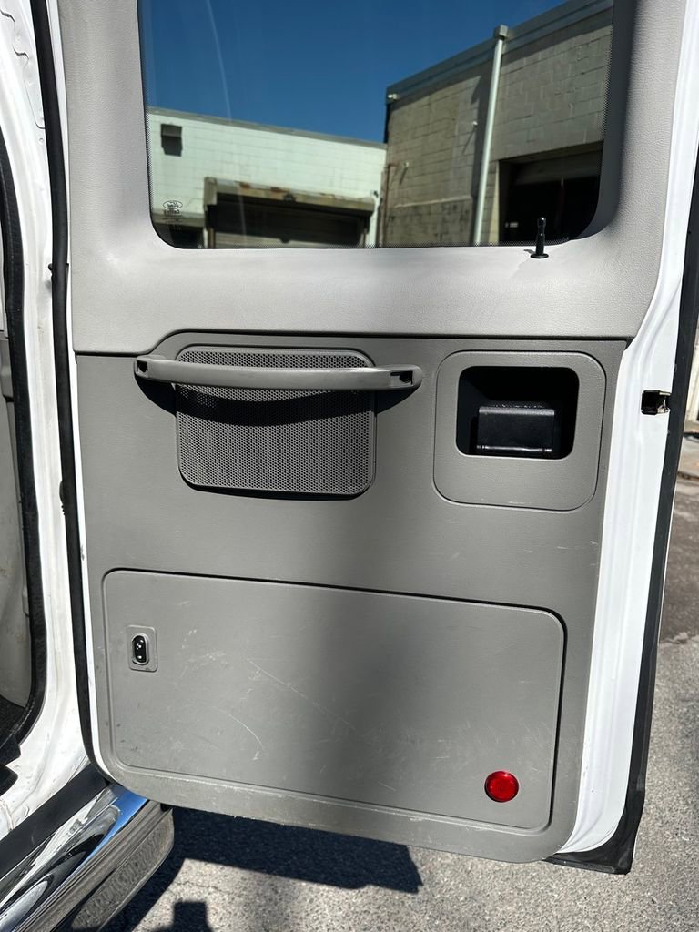 Used 2012 Ford E-350 and Econoline 350 XLT RWD image 22