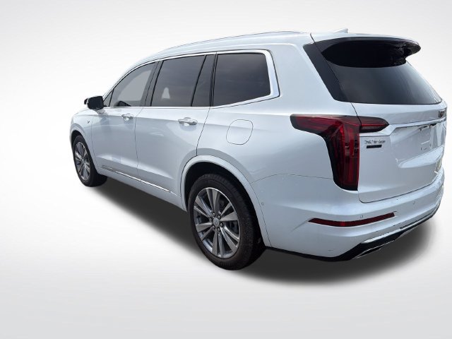 Certified 2024 Cadillac XT6 Premium Luxury w/ Technology Package FWD image 3