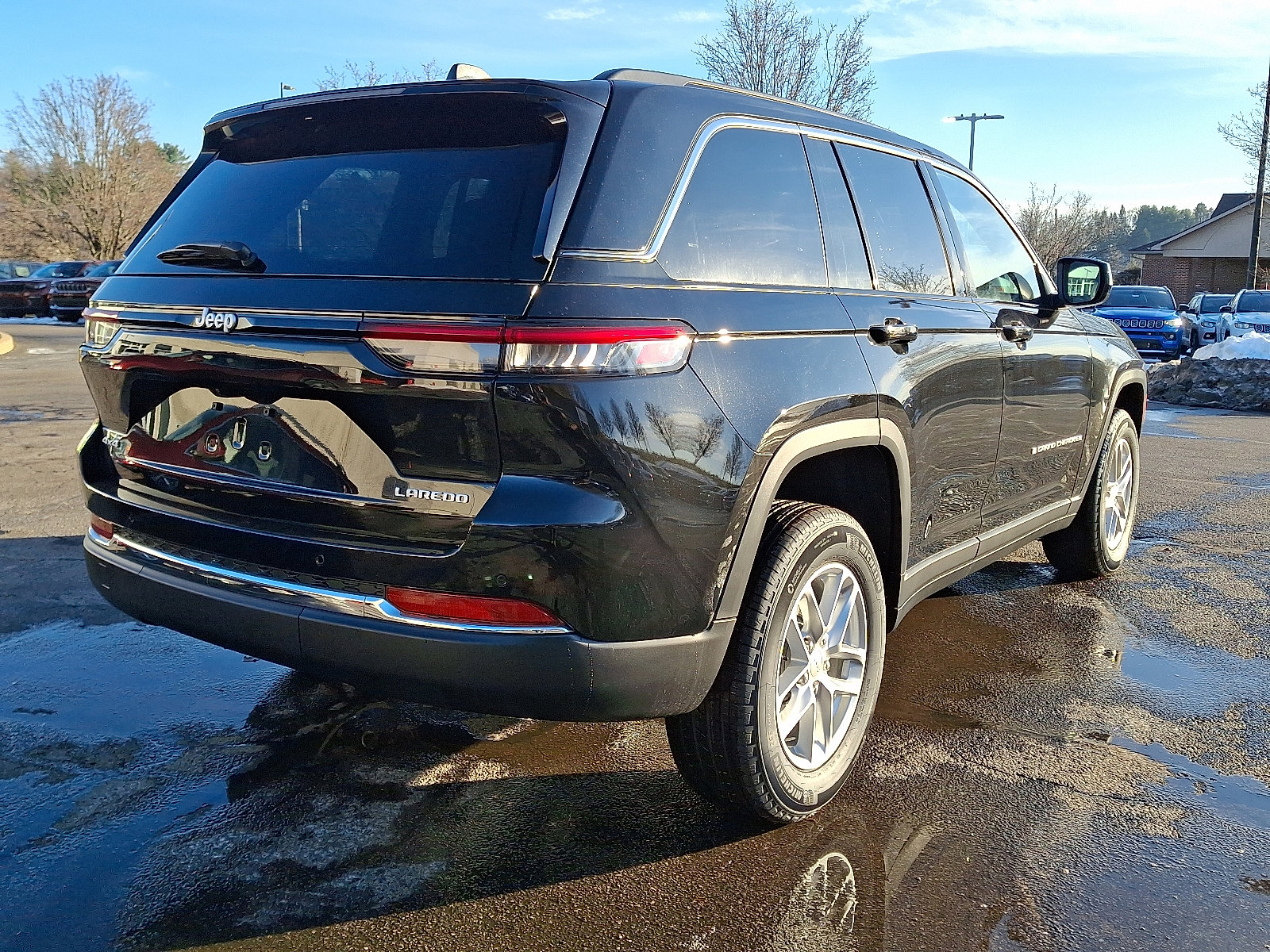 New 2025 Jeep Grand Cherokee Laredo X w/ Luxury Tech Group I image 6