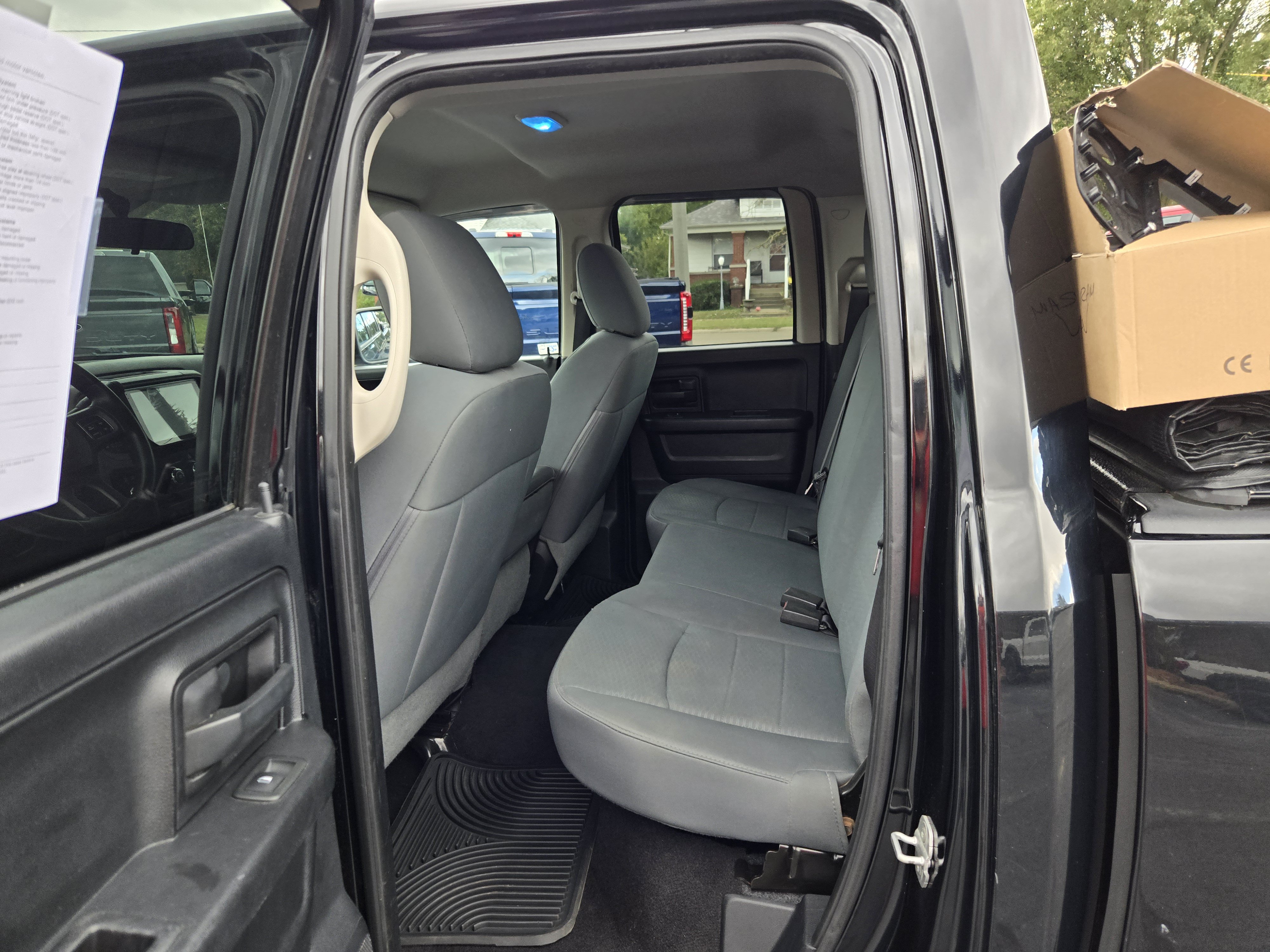 Used 2014 RAM 1500 ST w/ SXT Appearance Group AWD/4WD image 11