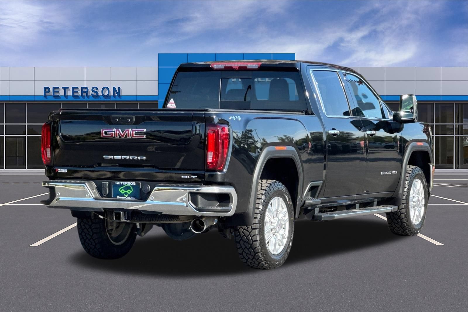 Certified 2022 GMC Sierra 2500 SLT w/ SLT Premium Package AWD/4WD image 4