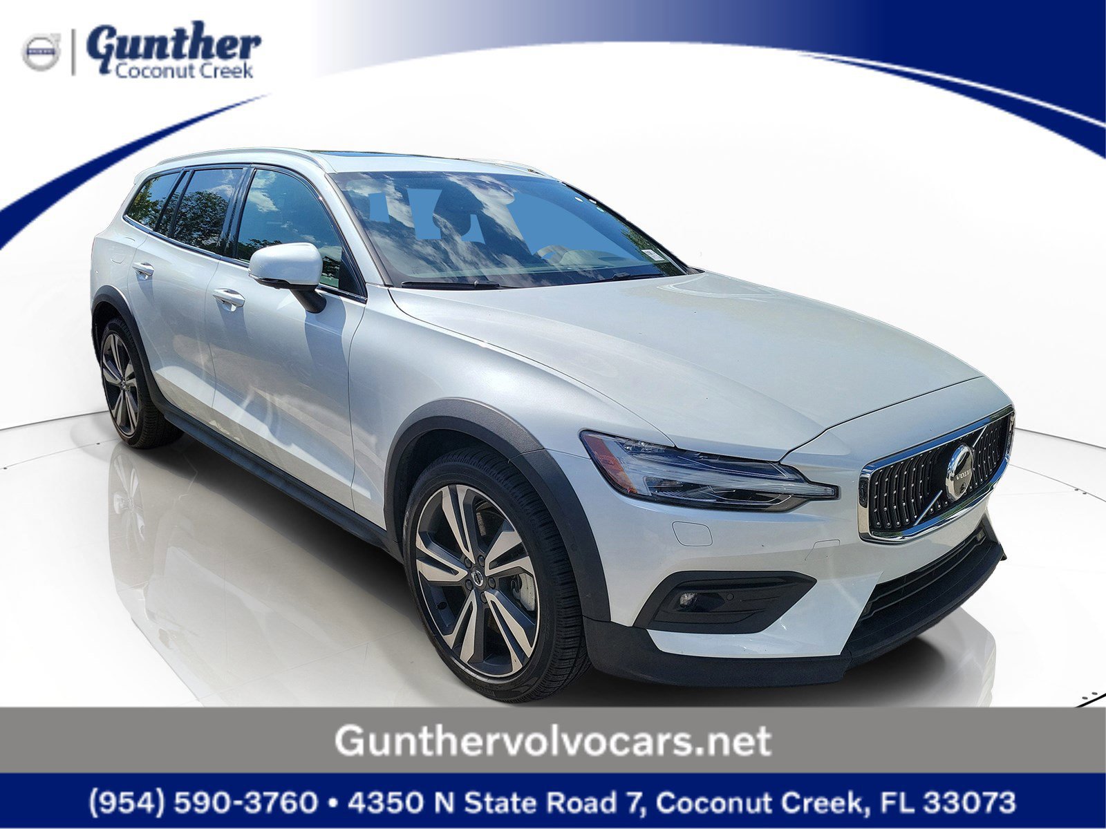 Certified 2025 Volvo V60 B5 Cross Country Plus AWD/4WD image 1