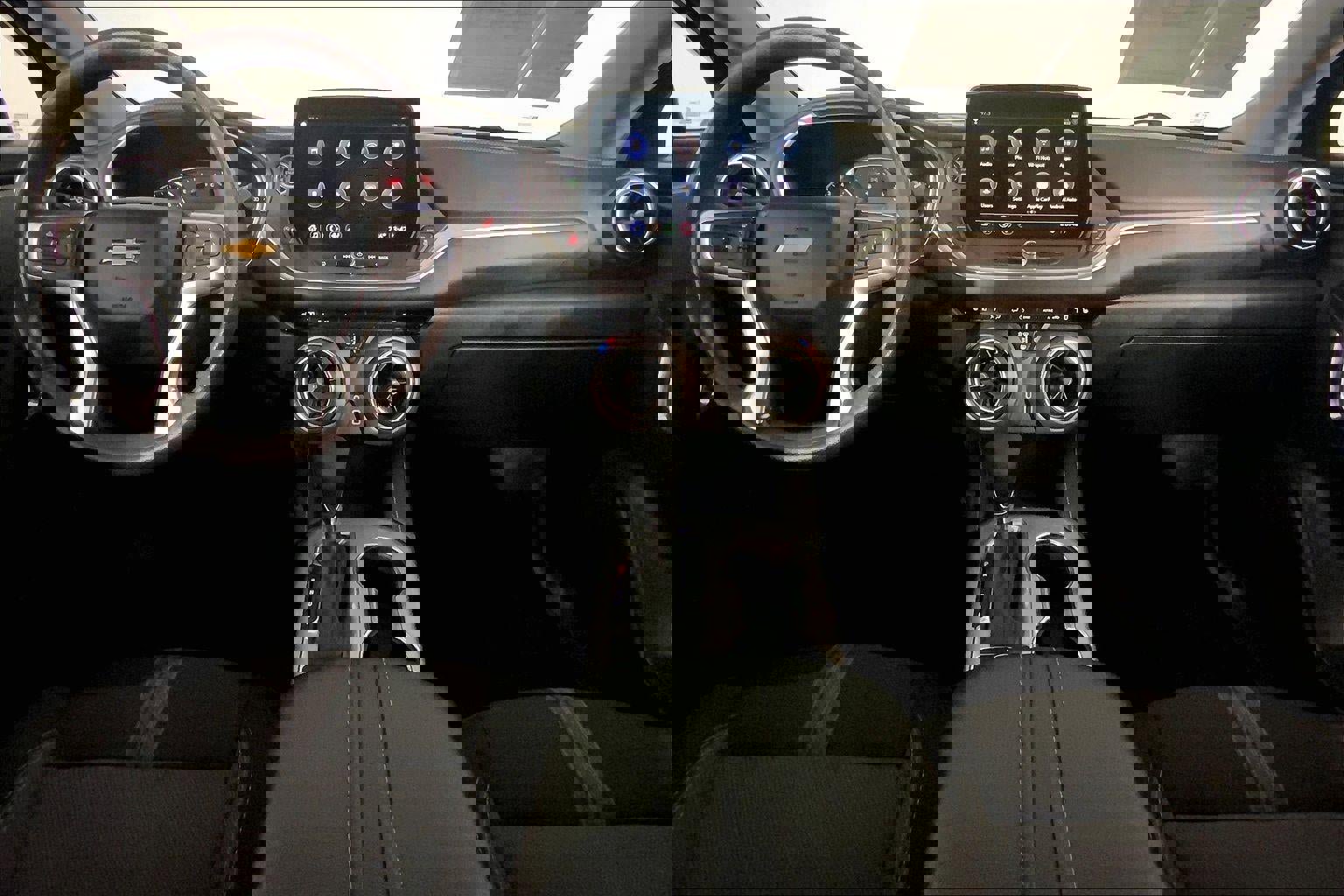 Used 2025 Chevrolet Blazer LT image 15