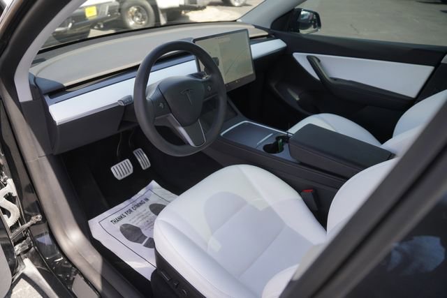 Used 2022 Tesla Model Y Performance image 8